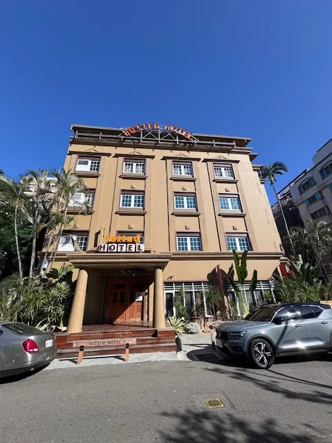 有種Hotel California的復古氛圍感, photo by bookarchery