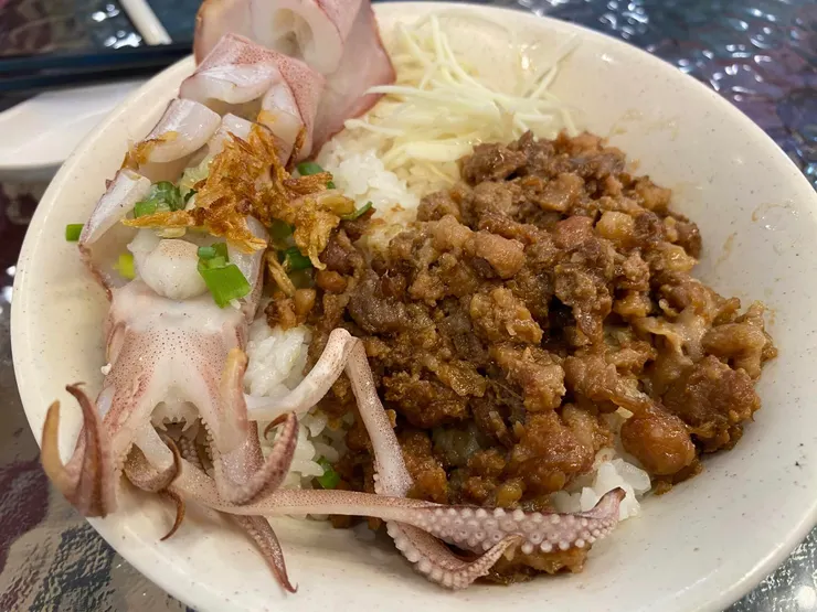 在小島上來一尾小卷是必須的