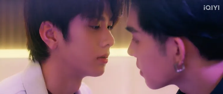 乖乖等人來吻的小乖乖>////<