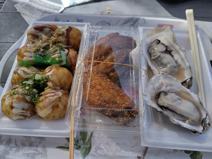 燒魚燒&牛肉燒+烤雞翅+烤牡蠣
