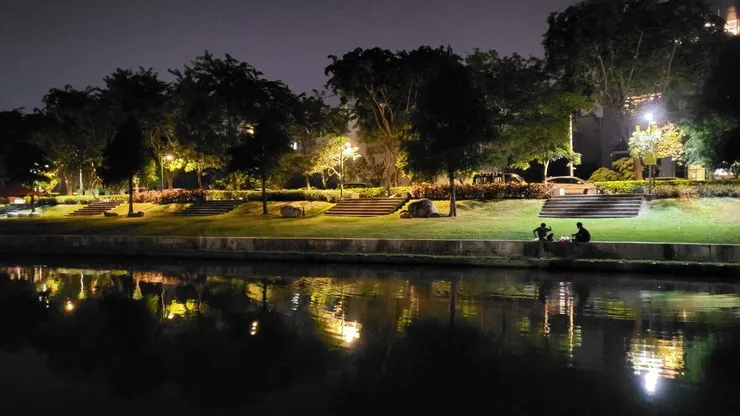 康橋夜釣(李建崑攝影)