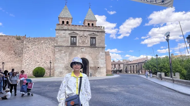 車輛走城門旁新開的道路