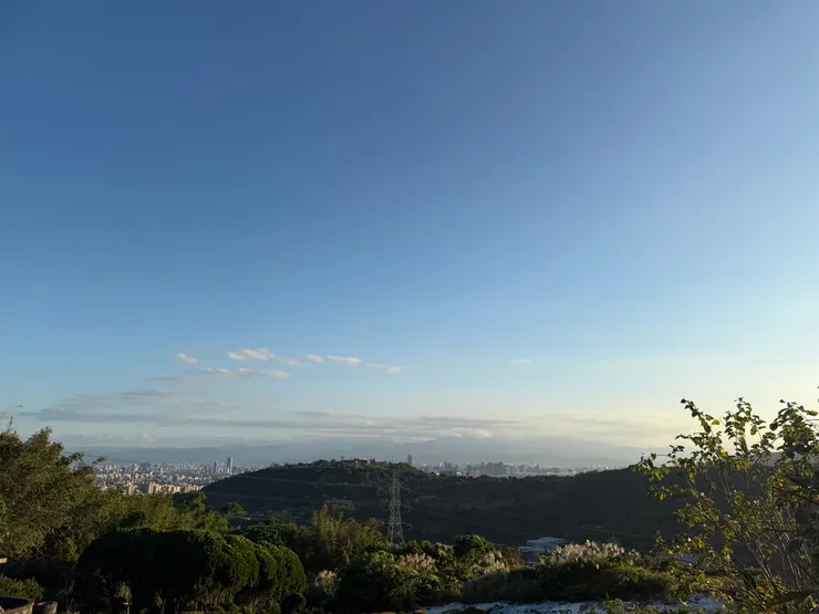 2025/12/07 山上遠處風景