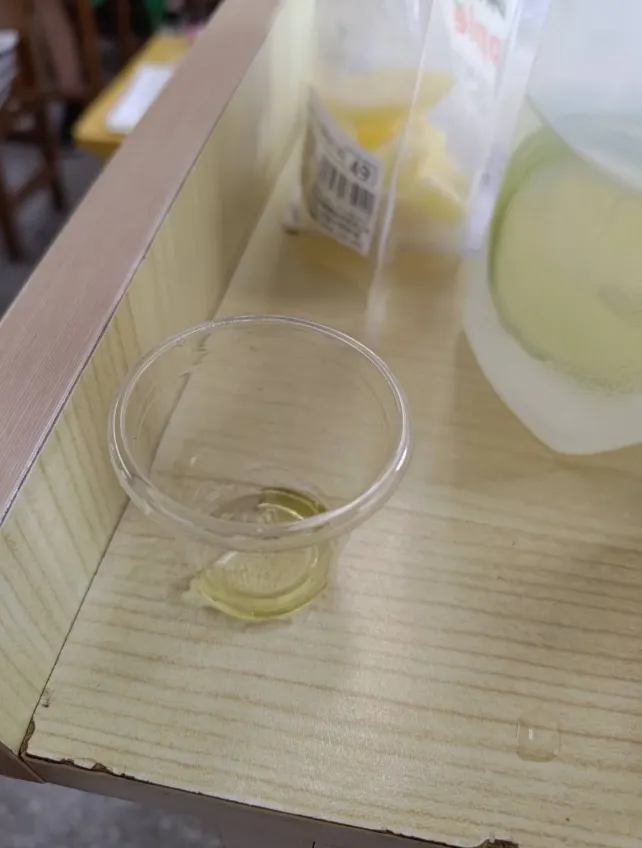 買的蘋果跟加色素果汁