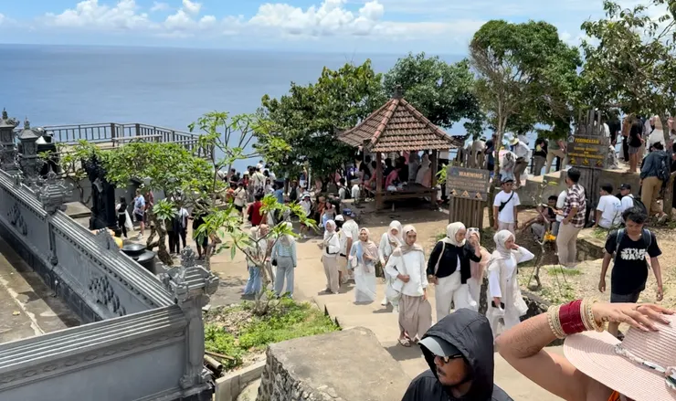 現場人山人海,幾乎找不到可以拍照的空檔