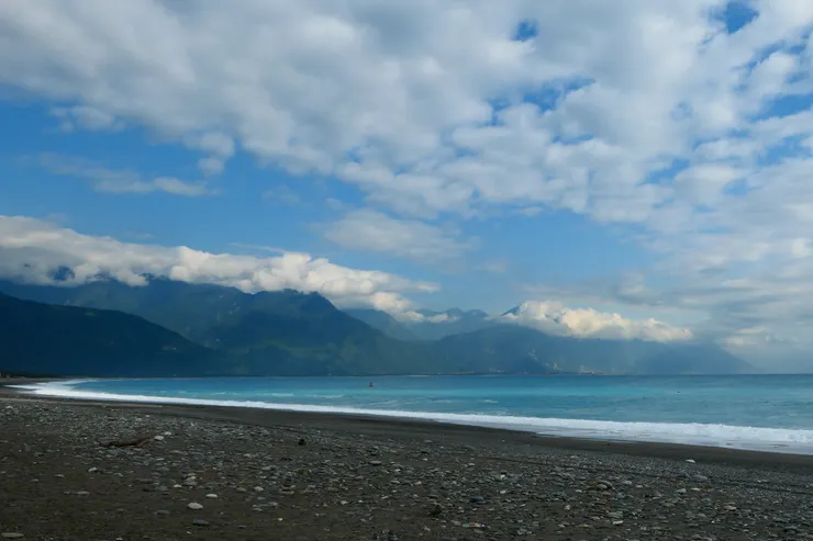 花蓮的海顏色獨特