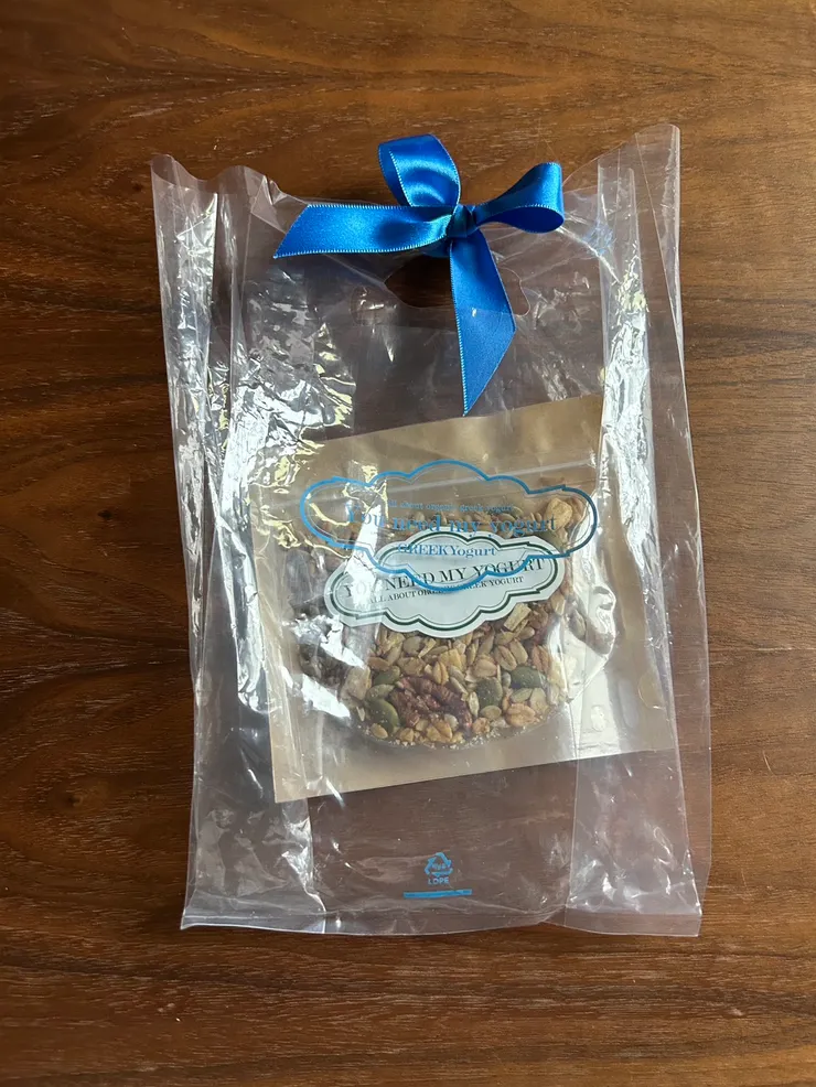 袋子有印LOGO&藍色緞帶