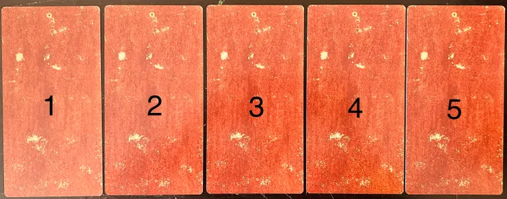 請從 1 到 5 中選擇一張牌