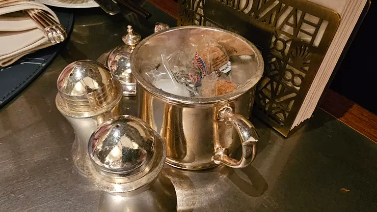 桌上有方糖可以使用!方糖好像又比白糖和紅糖包頂級!