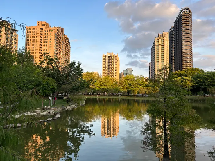 清晨的公園景象