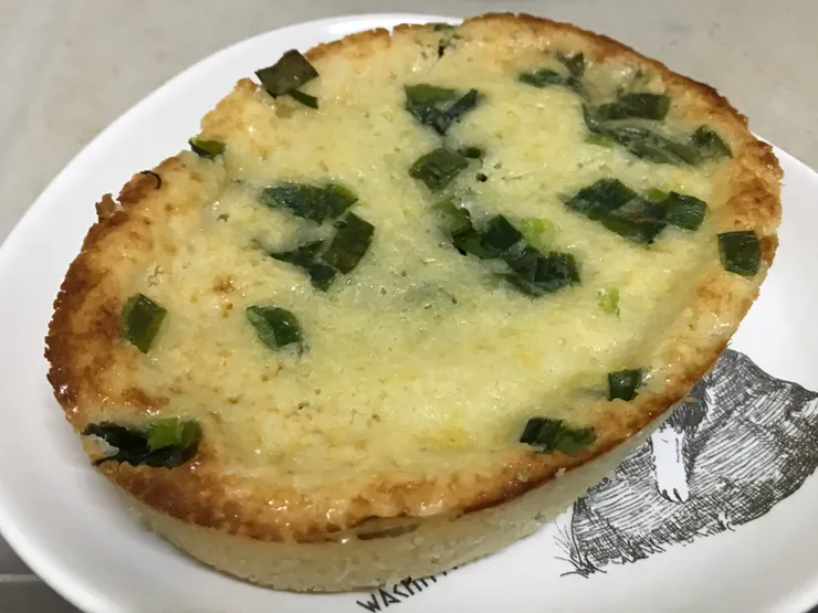 第一個麵包，邊邊有點乾