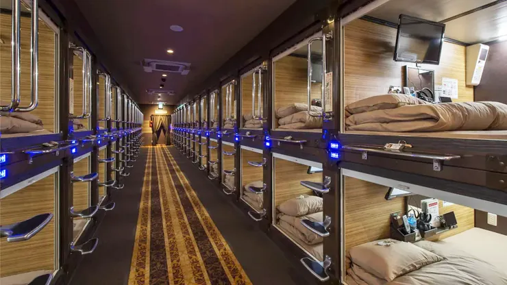 豪華膠囊旅館 安心之宿 新宿站前店