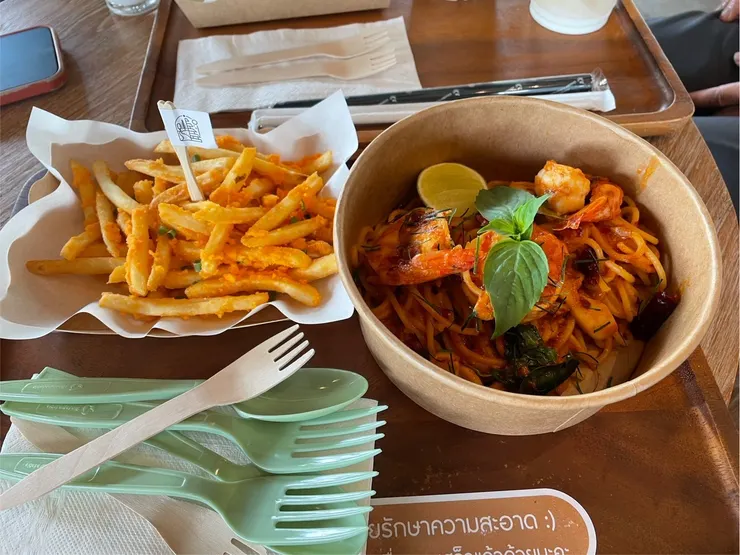 冬陰功義大利麵美味