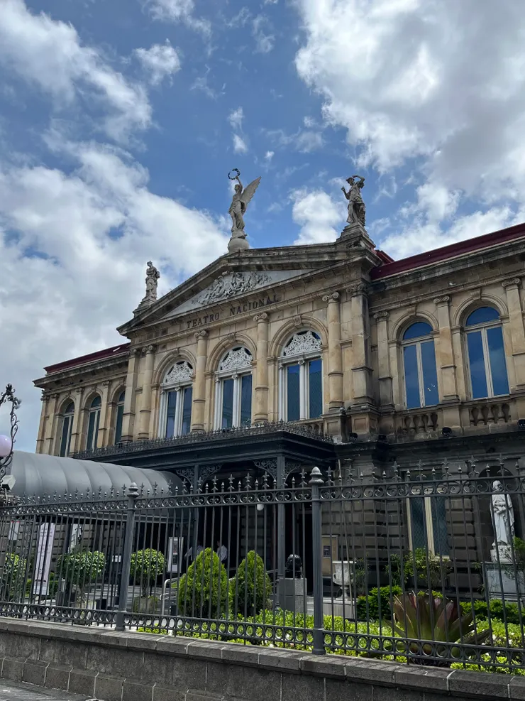 歌劇院，可以參觀