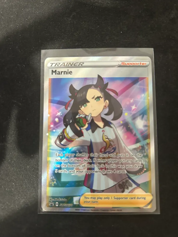 瑪俐 運動服 國際版 價格比中文版和日文版要低不少 是非常值得入門的收藏選擇