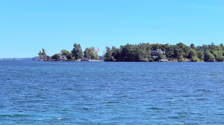 搭船跨到美國了