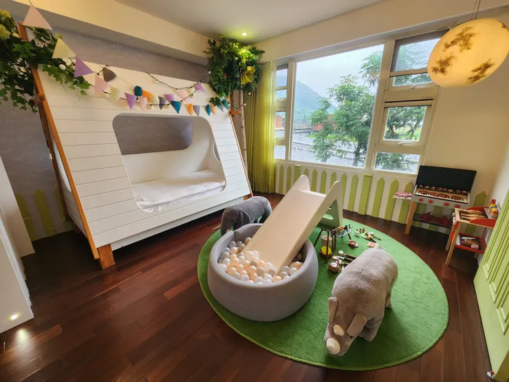 覺得孩子根本在這房型根本會興奮的睡不著吧