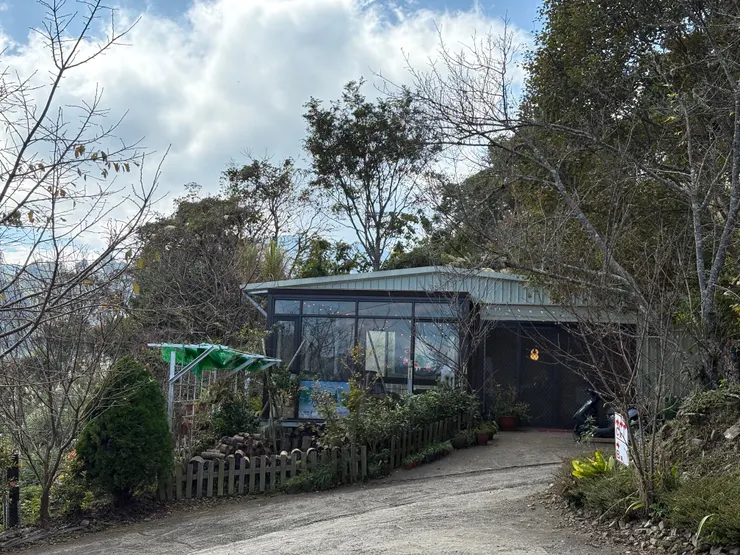 營本部兼咖啡廳外觀。