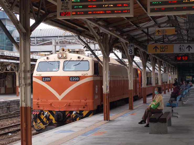 難捨的莒光號與嘉義