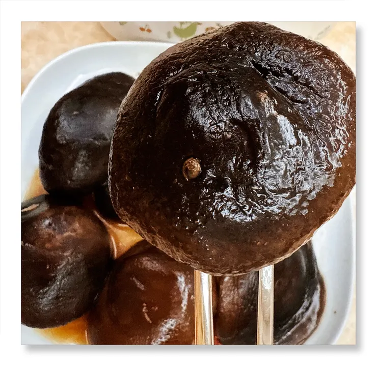 滷過的厚香菇還能這麼大朵。