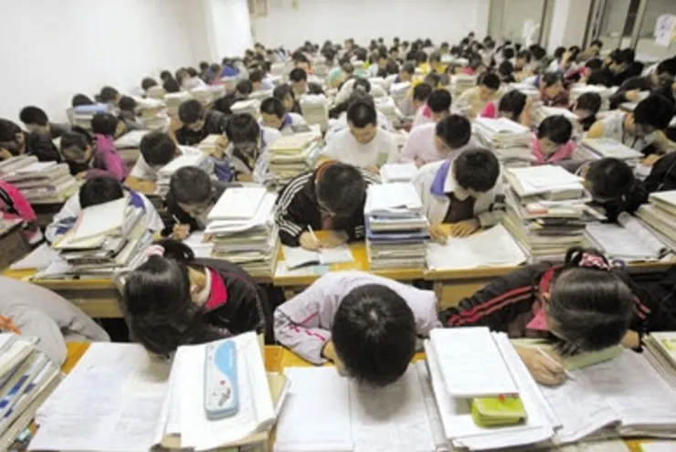 瘋狂努力內捲的人們