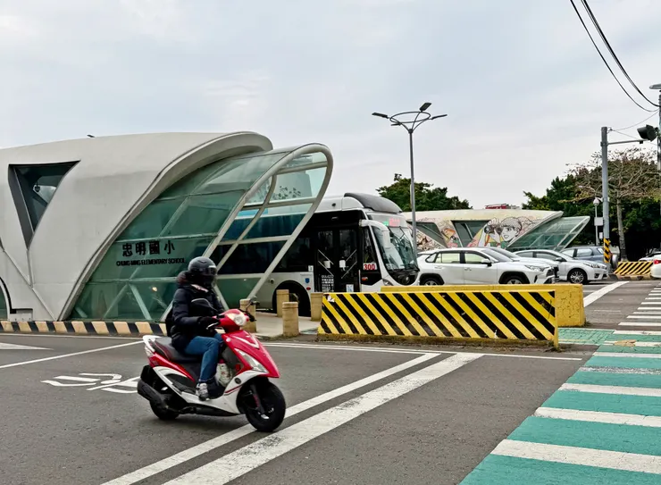 台灣大道搭公車超方便。