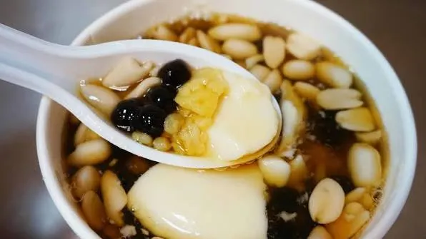 多料又冰涼的豆花（圖片截圖於網路）