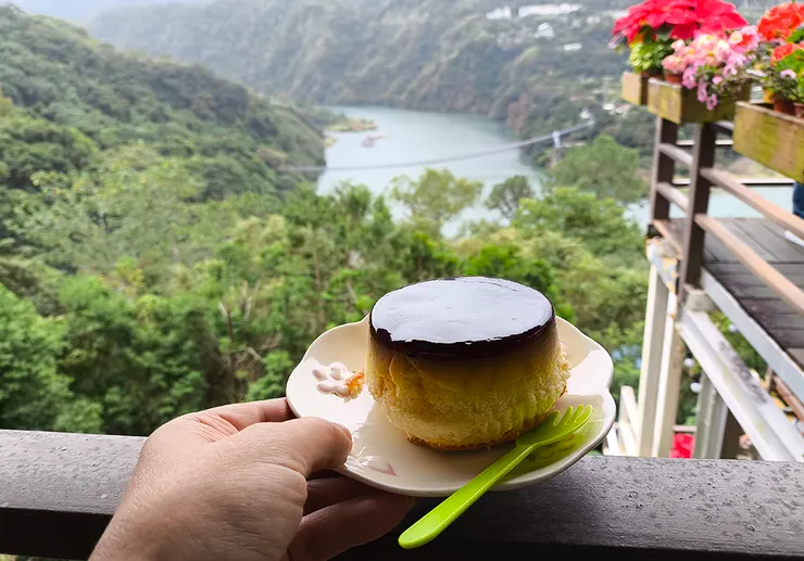 森鄰水岸景觀咖啡館