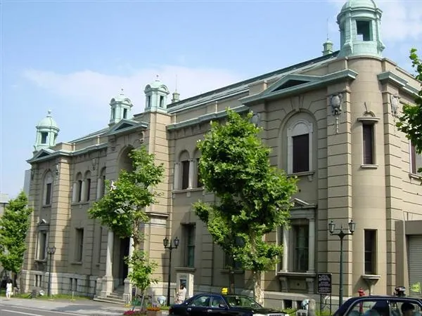 曾有「北方華爾街」之稱的小樽,銀行林立。此為「日本銀行旧小樽支店金融資料館」/照片來源:網頁資訊