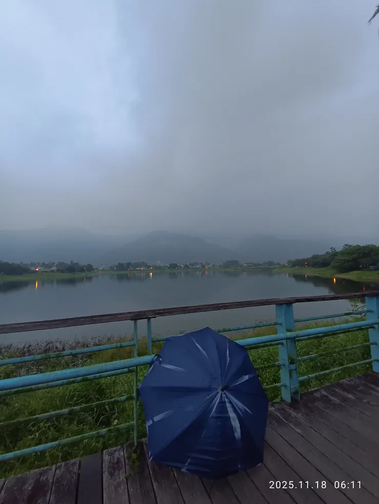 如夢羞見淚遮眼，自拍攝