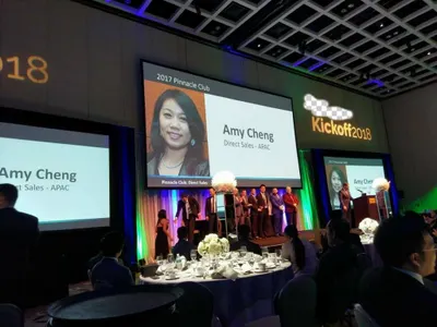 辦在賭場裡的「開年大會」