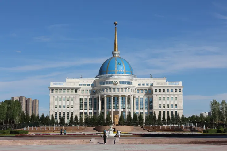 總統府(Ak Orda Presidential Palace)