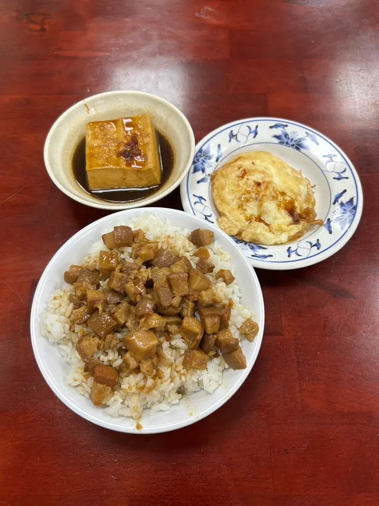 如果錢夠可以來碗魚湯,很貴但很爽...
