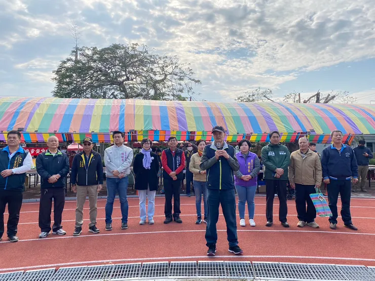 龍安宮前廣場我們誓師拔蘿蔔