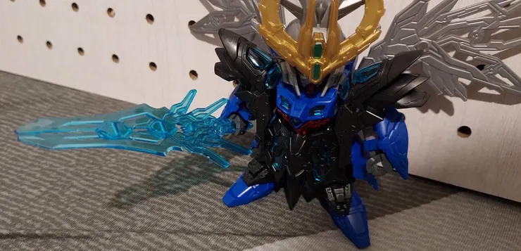 其武器採用透明零件組成