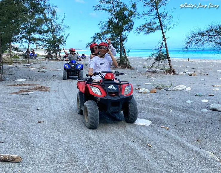 ▲花蓮曼波海灘沙灘車天空之鏡/圖片來源:Betty's Jump Diary