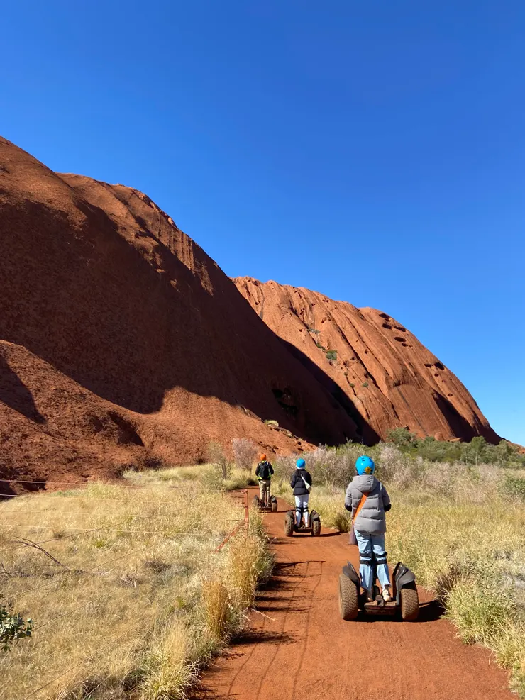 出發!~ 沿路導遊也會停下來和大家介紹