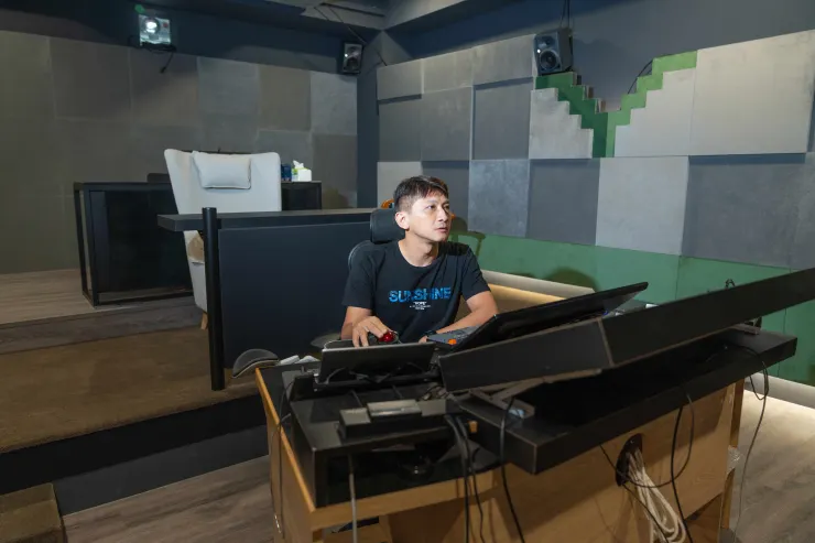 在看到具體畫面之前，聲音得要先靠著「想像力」才能誕生。