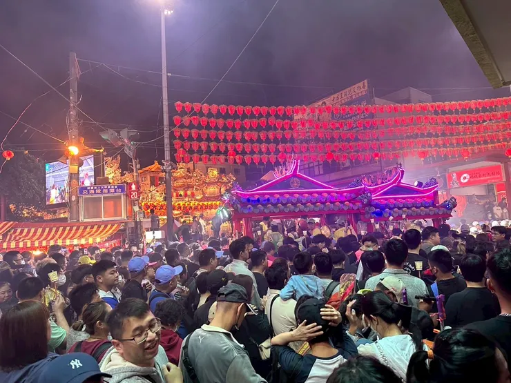 滿滿的人潮