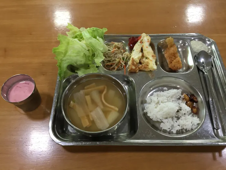 語言學校的自助式午餐