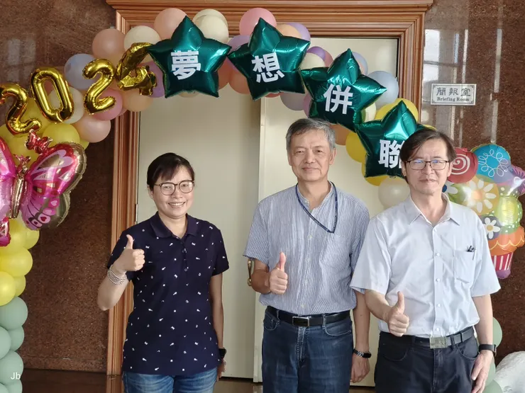 【辭行巡禮─公關,其他人也都忙和去了!】