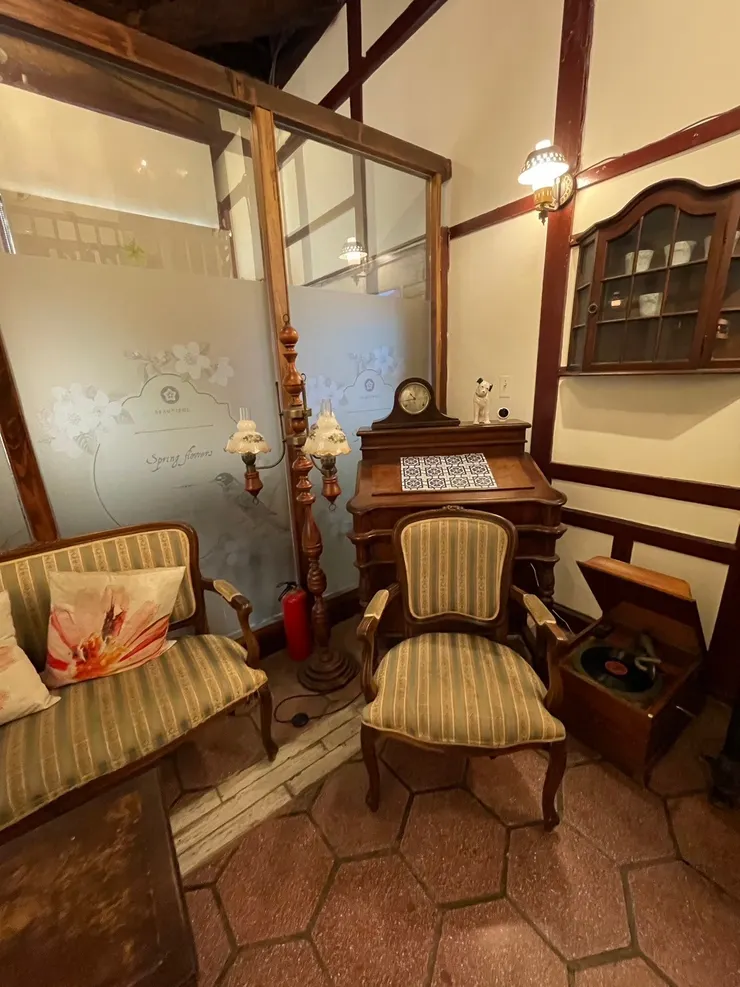 融合中方跟西方的風格