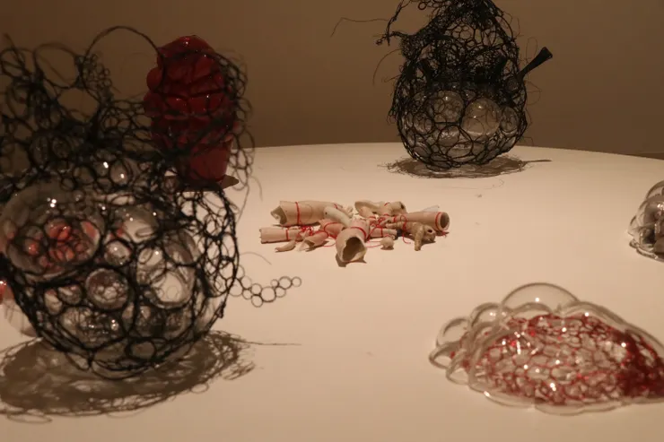 2021年拍攝於北美館〈顫動的靈魂〉鹽田千春特展。