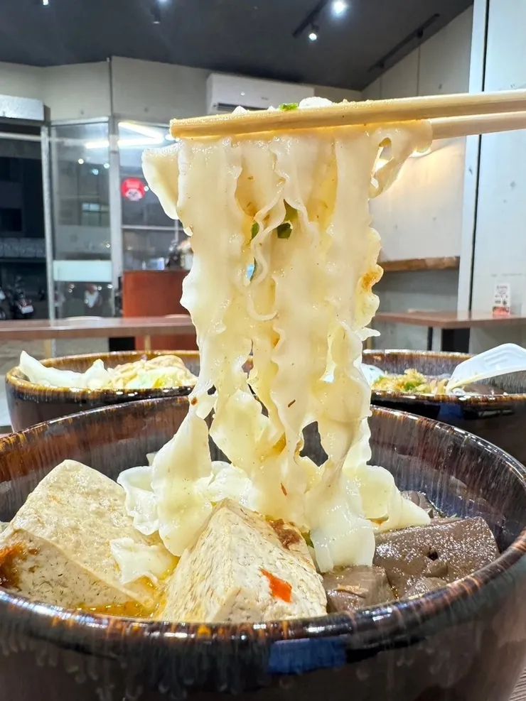 台南麻奶鍋推薦│柴魚湯底新發售│3鼎紅麻辣鴨血臭豆腐│南區美