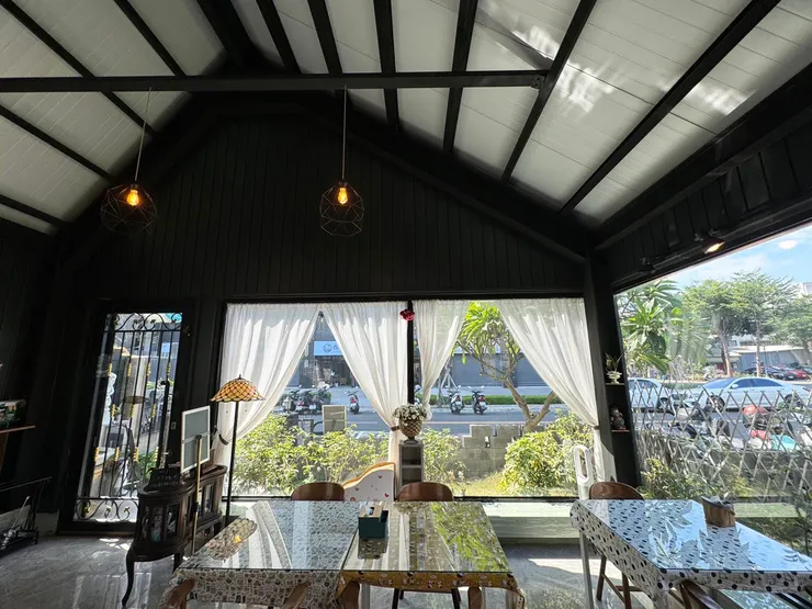 安南區聚餐/包場首選【貓的法小館】療癒系貓咪餐廳必訪！天然自