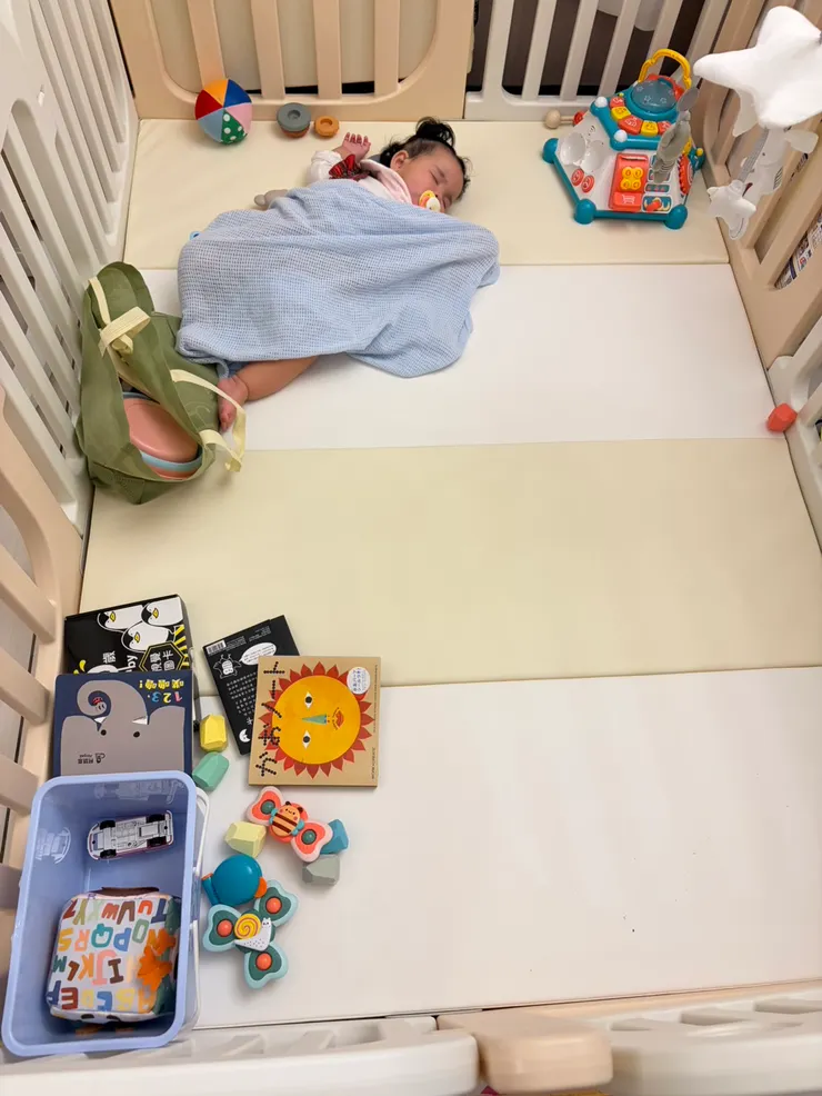 煮飯的時候可以讓她在視線可見的範圍小睡片刻