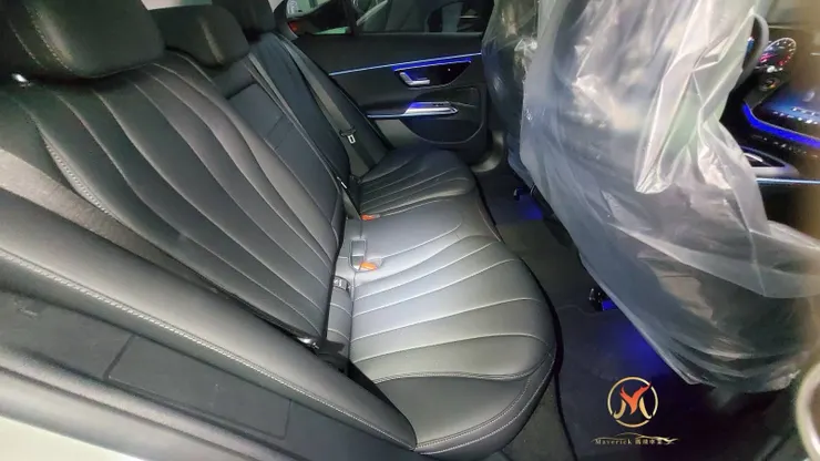 E200全新車內裝