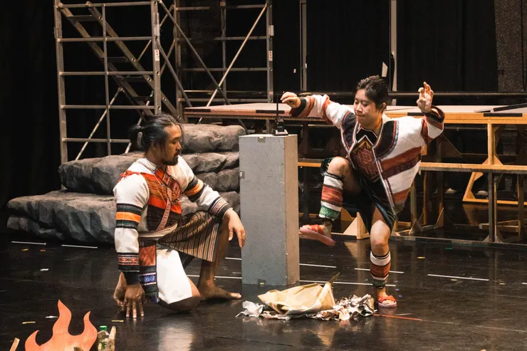 《泰雅精神文創劇場》整排側拍公開照片，後面的結構就是為了讓演員練習，而在排練場架起來的