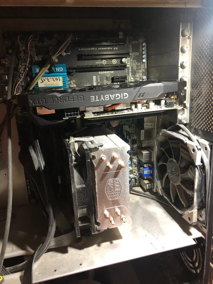 裝回機器裡面，準備開機。