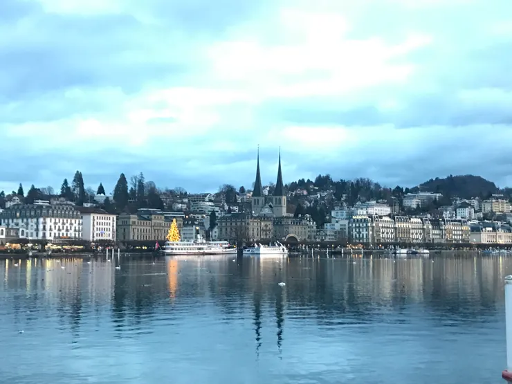 寧靜的羅伊斯河像幅畫